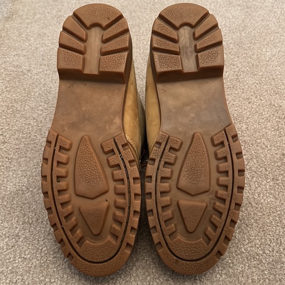 Boots - Picture 6 of 7